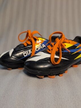 Diadora Kids' Black & Orange Soccer Cleats Size Boy 10T